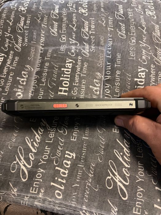 Продавам телефон Blackwiev BV 8900