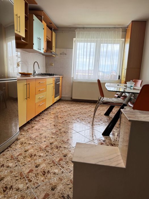 apartament de vanzare zona Stefan Cel Mare