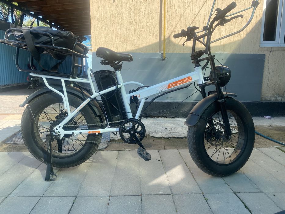 Продам электровелосипед с двумя акуммуляторами.