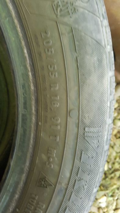 Anvelope 205/55/16 M&S uzate, inca bune, 80 lei 2 buc