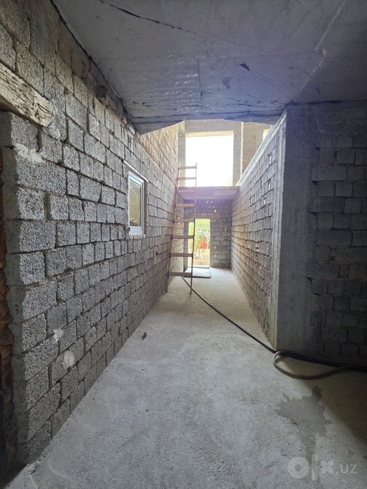 Samarqand shahar 3 qavatli uy