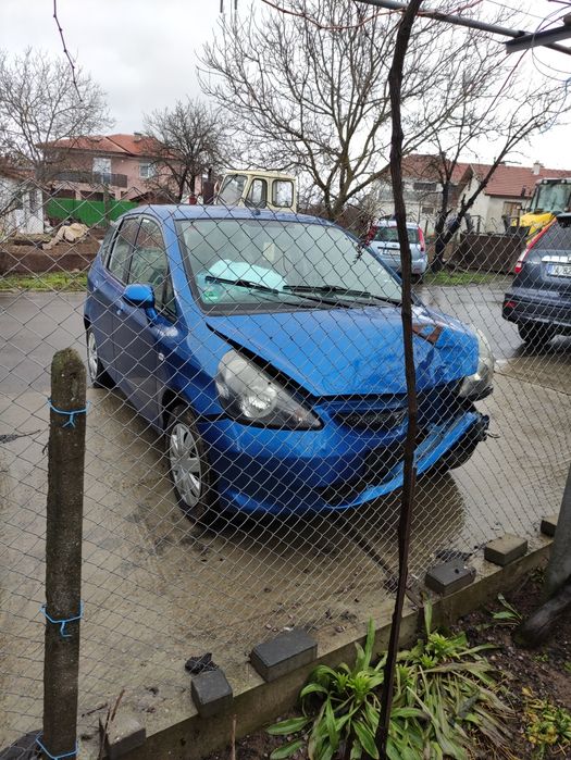 Продава се Honda Jazz 1, 2мотор 2005г на части