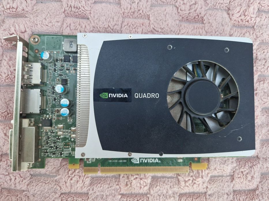 Vînd Xbox one x și un PC