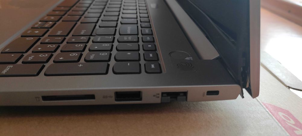 Laptop Lenovo ThynkBook