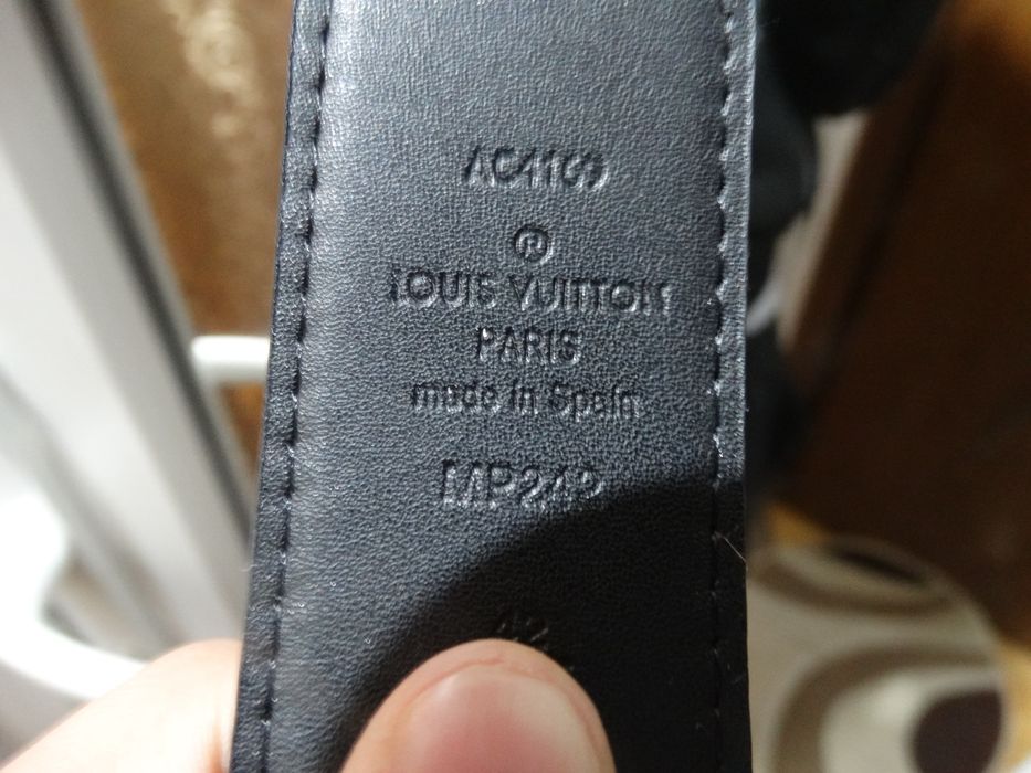 Curea Louis Vuitton bărbați neagră 105 cm + Cutie, Dustbag și Pungă cadou