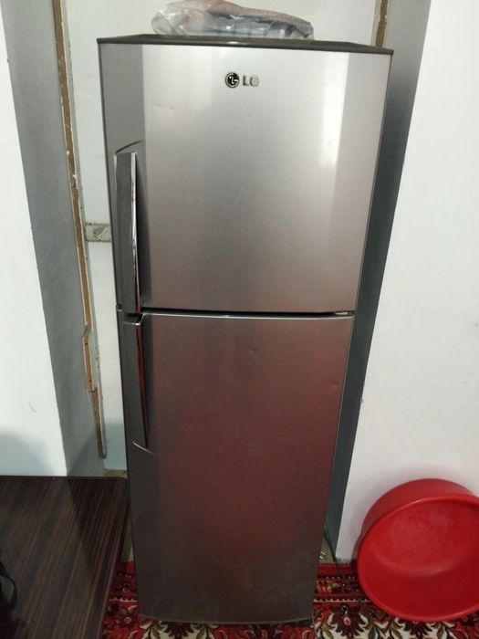 LG xaladilnik xolati yaxshi