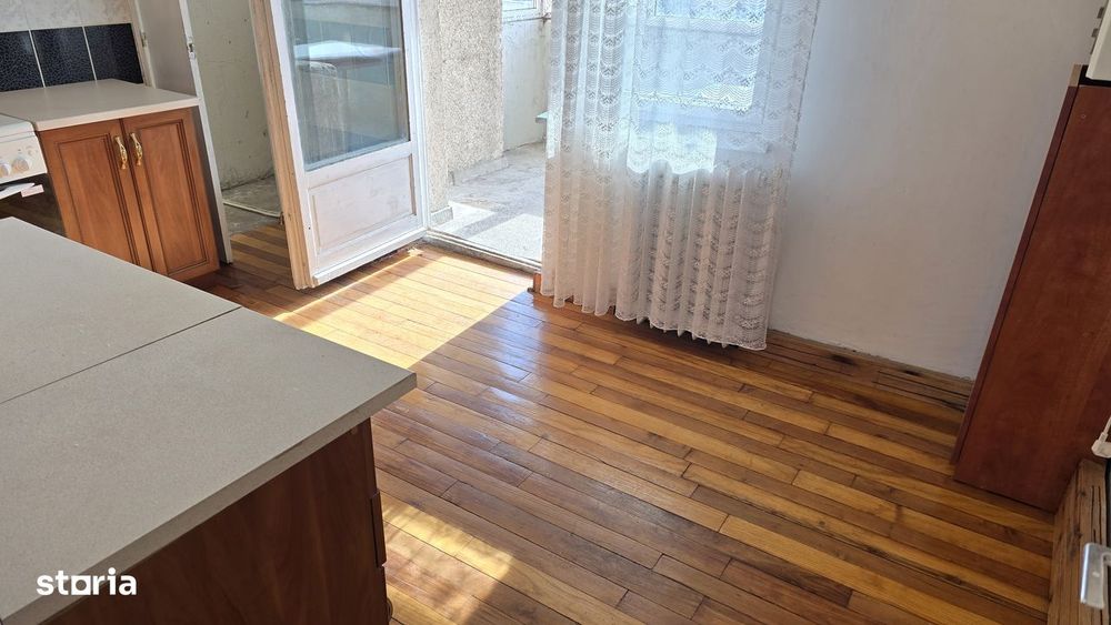 Vand apartament 4 camere dec. Deva,  22 Decembrie et 5, bloc de 6 et