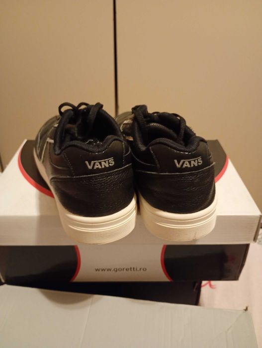 Adidași Vans nr.37