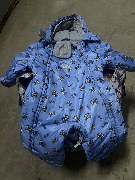 Продам комбинезоны детские