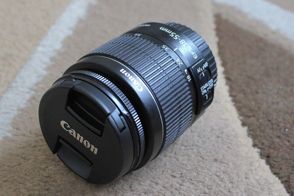 Obiectiv Canon EF-S 18-55mm f/3.5-5.6 IS II
