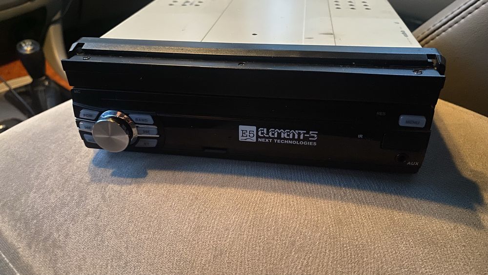 Продам магнитолу.