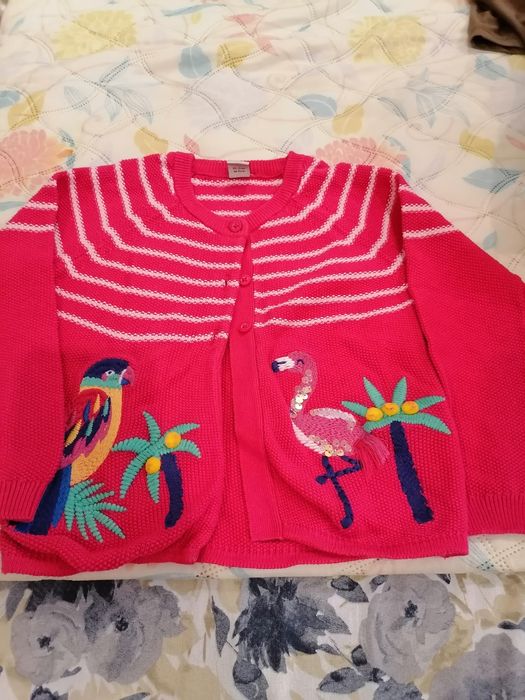 Продавам детски жилетки и пуловери