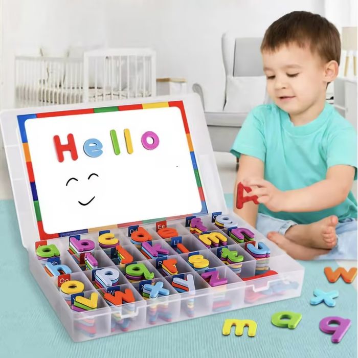 Set piese alfabet magnetice, 1 tabla magnetica vu doua fete si cutie d