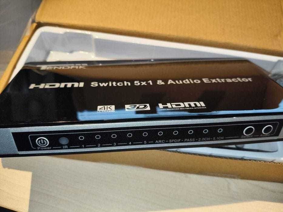 4K, 3D, HDMI Switch 5X1, conexiune optica, telecomanda, alimentator