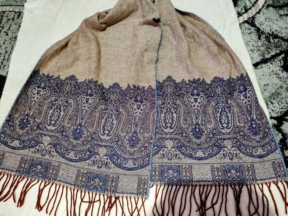 FULAR elegant,din lână naturală de merinos.