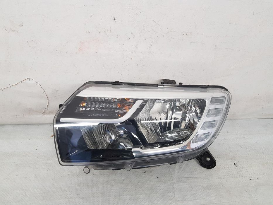 Far stanga Dacia Logan 2 Sandero 2 Facelift dupa 2017