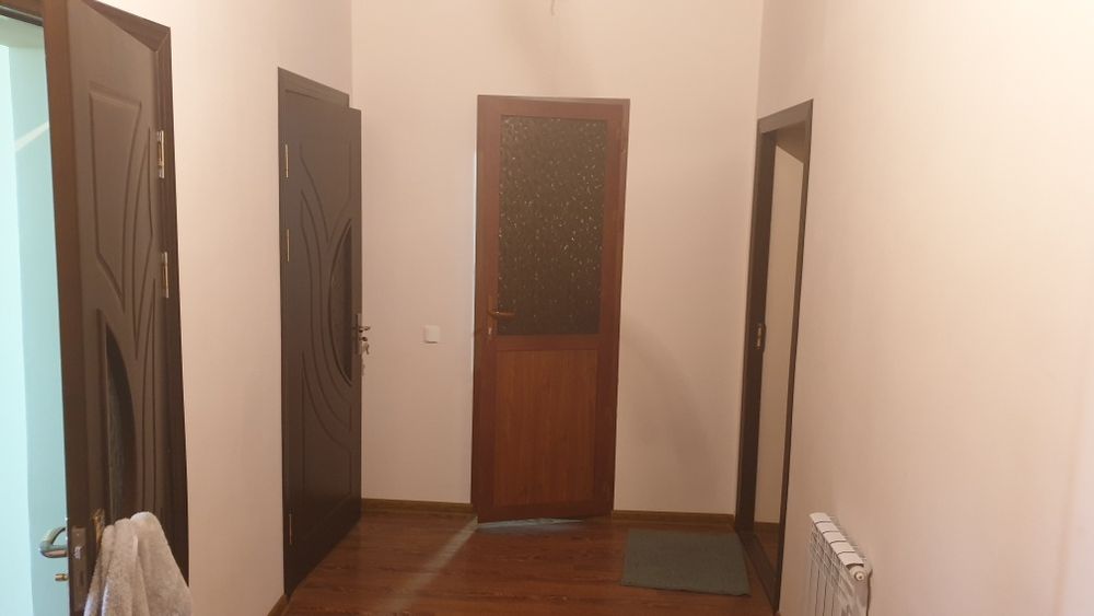 Урганч ш. 4 этажли дом 2 этажда +100 млн кредит бор квартира сотилади.