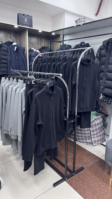 Стойки, торговое оборудование