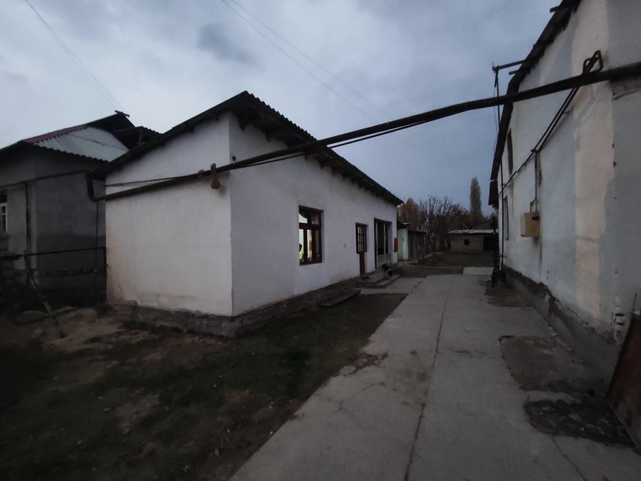 12 соток үй сотилади