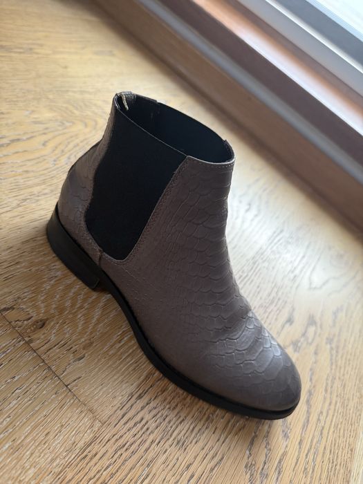 Ghete din piele naturala