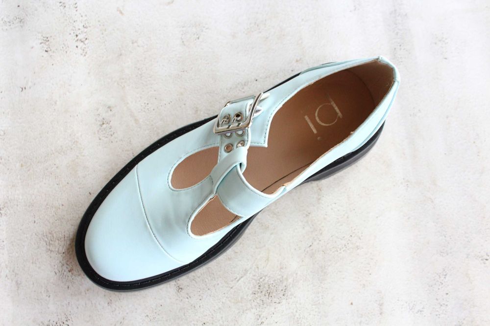 Продаются женские стильные туфли