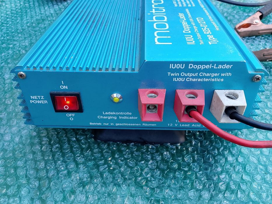 Vând redresor 12v ,radio Alpine  ,piese Audi A4, electronice auto nu