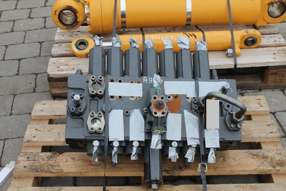 distribuitor hidraulic excavator liebherr a 934 c