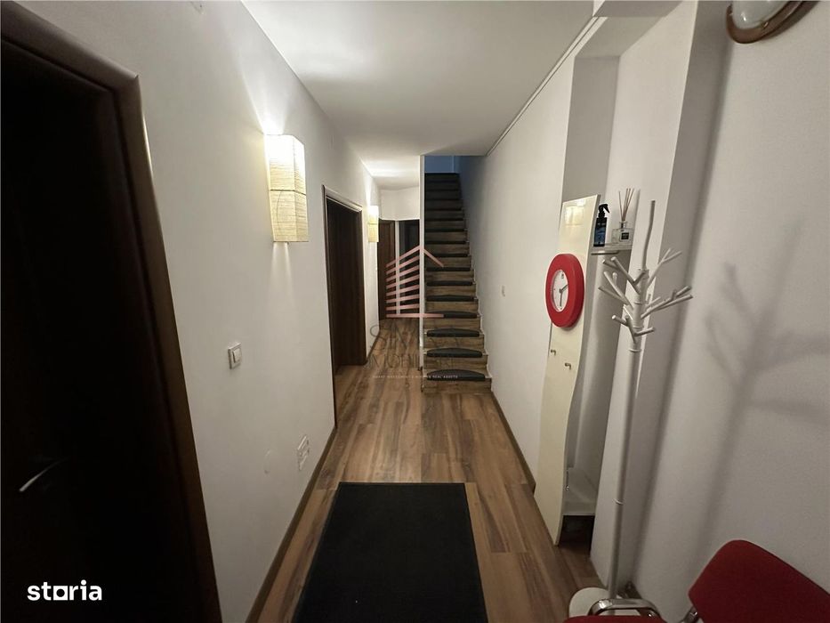 Casa ultracentrala curte comuna