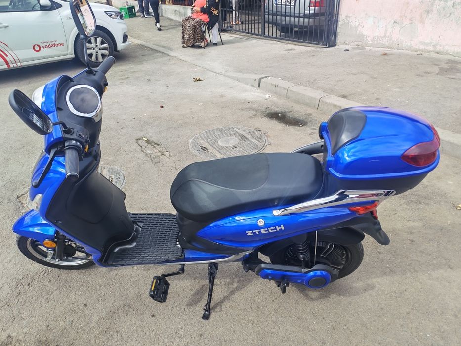 vand scuter electric cu carte c.i.v