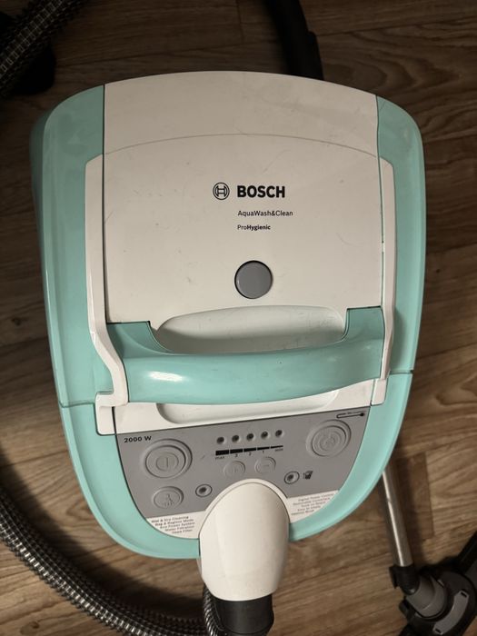 продам моющий пылесос Bosh