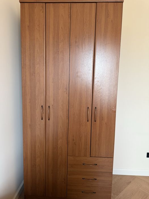 Шифанер,шкаф коричнего цвета