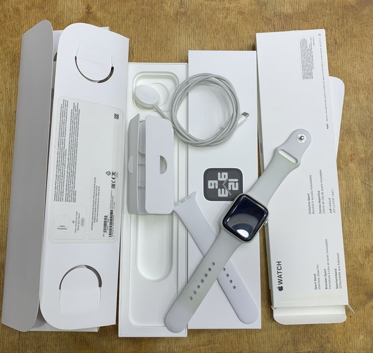 Apple Watch SE (2nd Gen) 44mm