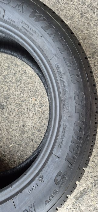 4 anvelope iarna ca si noi Dunlop 235/55/17.Pretul este pe bucata