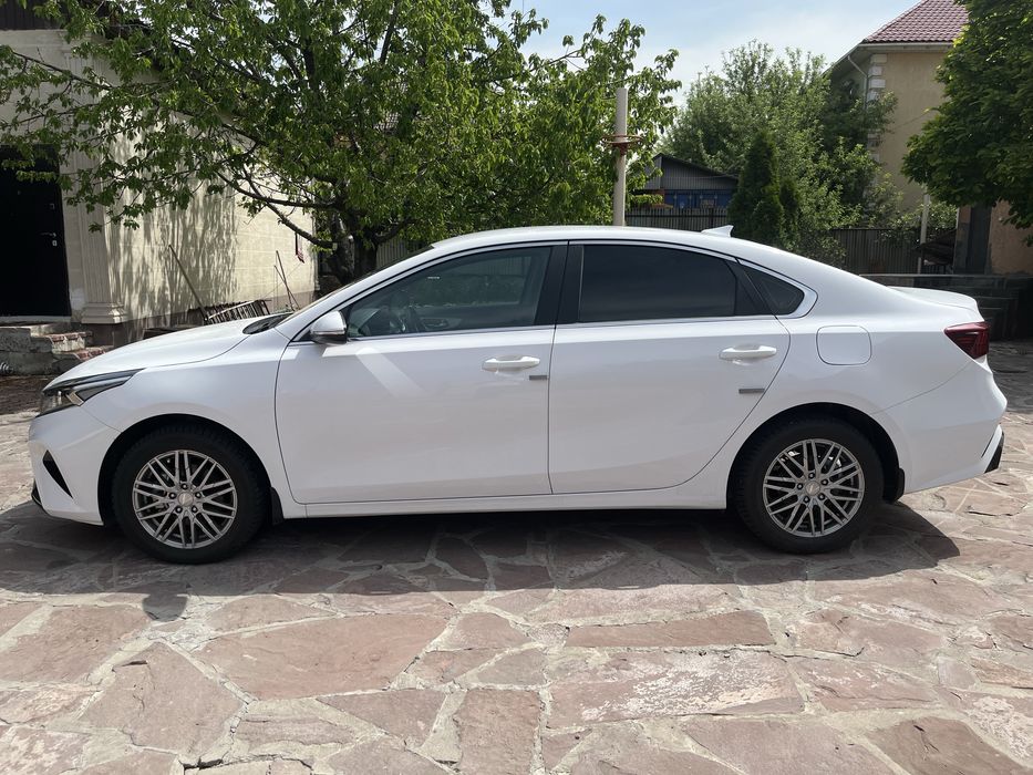 Kia cerato 2024 года