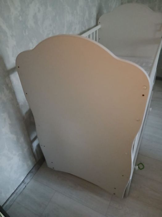 Продам детскую кроватку