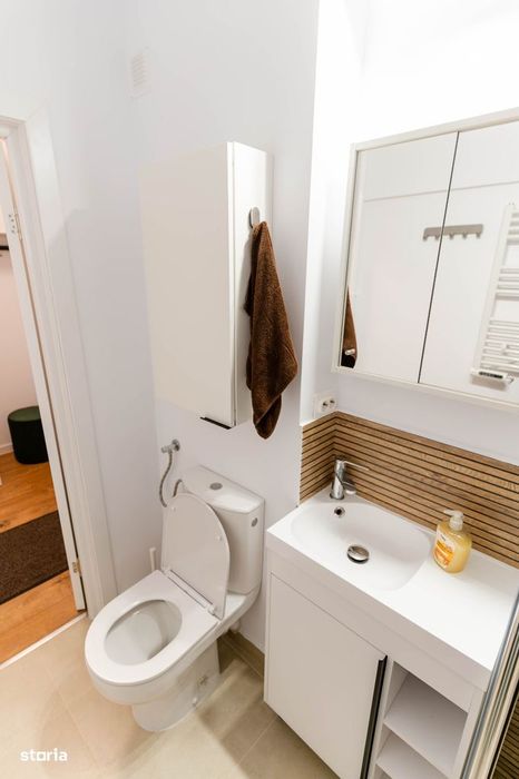 Titan parc metrou 2 minute stradal LUX