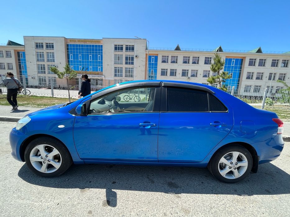 Toyota Yaris отличная Matrix