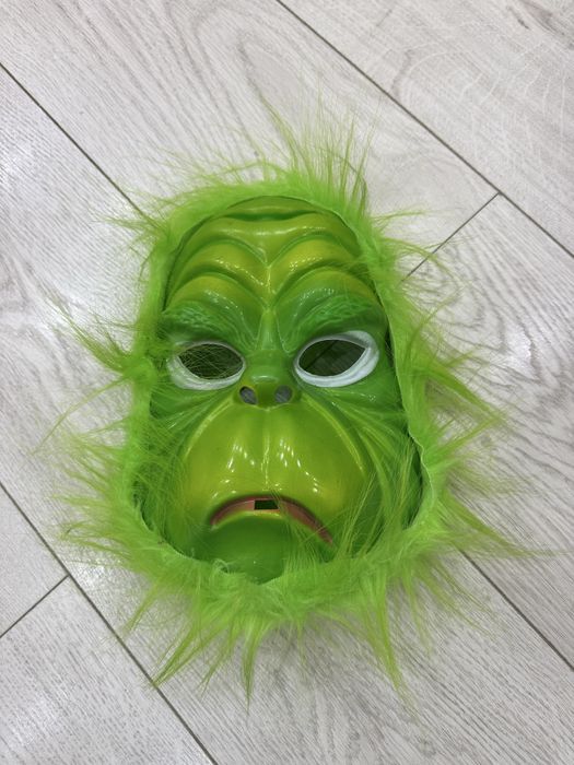 Маска Гринча пластик