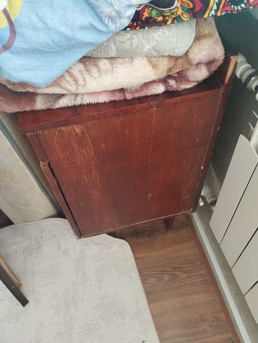 Eski mebel sotiladi