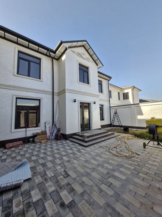 Шошилинч Лайлак махаллада(Сергели) янги қурилган котеджлар сотилади.