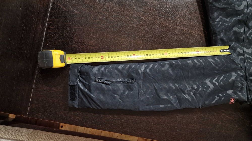 Продавам детски ски екип ROXY