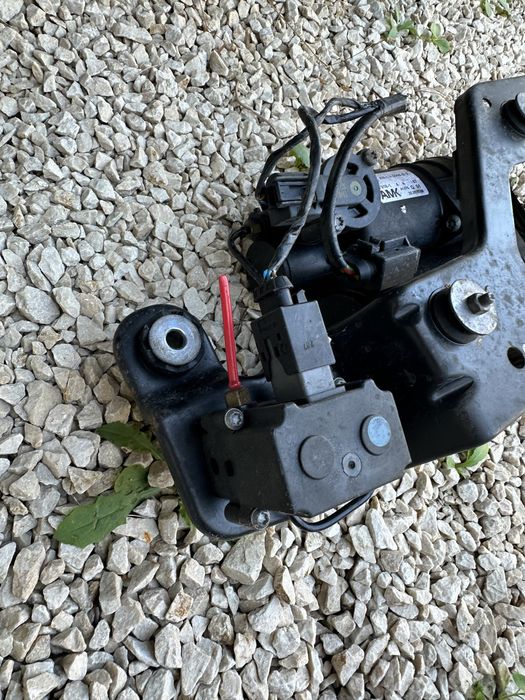 Компресор въздушно окачване BMW X5 E70 бмв х5 е70 въздух