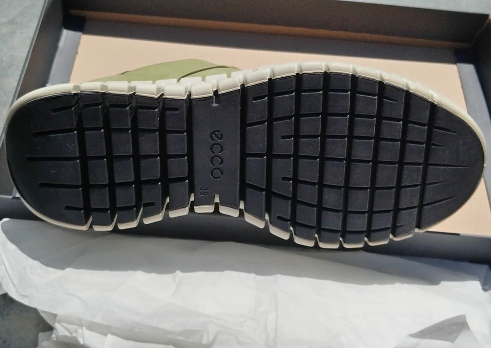 Ecco Gruuv Men's Sneakers - Durable & Stylish Green Acorn - Model 5252