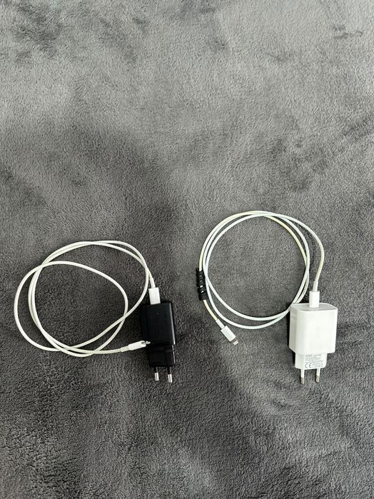 Încărcătoare original APPLE California 2 seturi adaptor + cablu OFERTĂ
