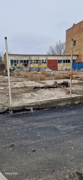 Промишлен парцел с постройка