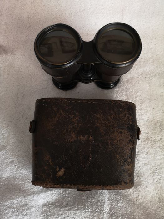 Стар военен бинокъл. Немски