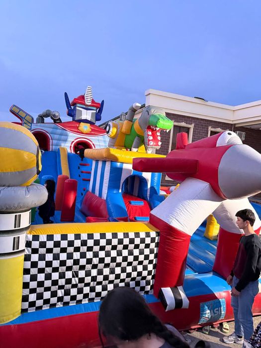 Сотилади. Ботут. Нархи 1.800 доллар. Келишамиз.