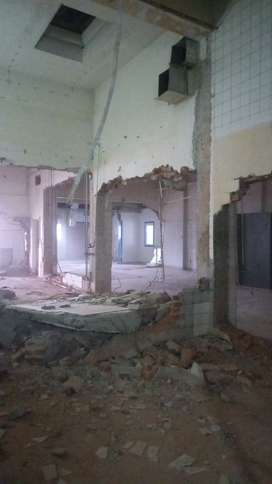 Decopertare Gresie-F Demolare Decupare Taiere  Pereti Beton București