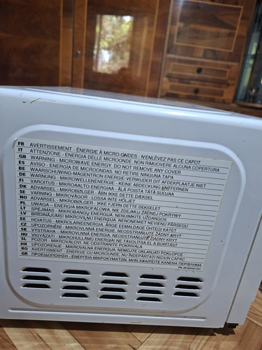 Cuptor cu microunde Sharp 150 lei