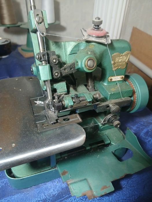 Продаётся оверлок